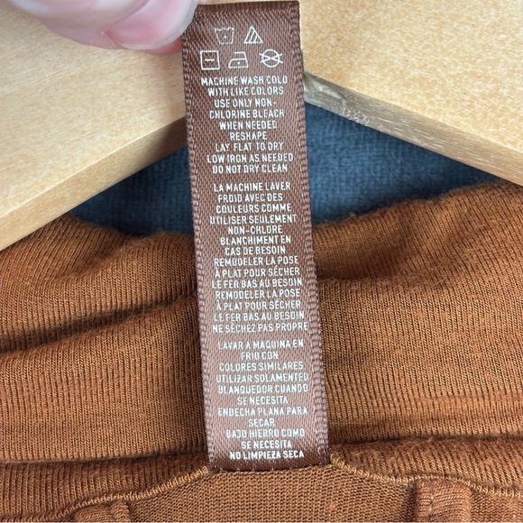 EUC SKIMS Women’s Copper Button-Down, Butter-soft Pajama Top Sz Medium - Picture 3 of 7